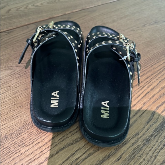 Sandals - Picture 3 of 5